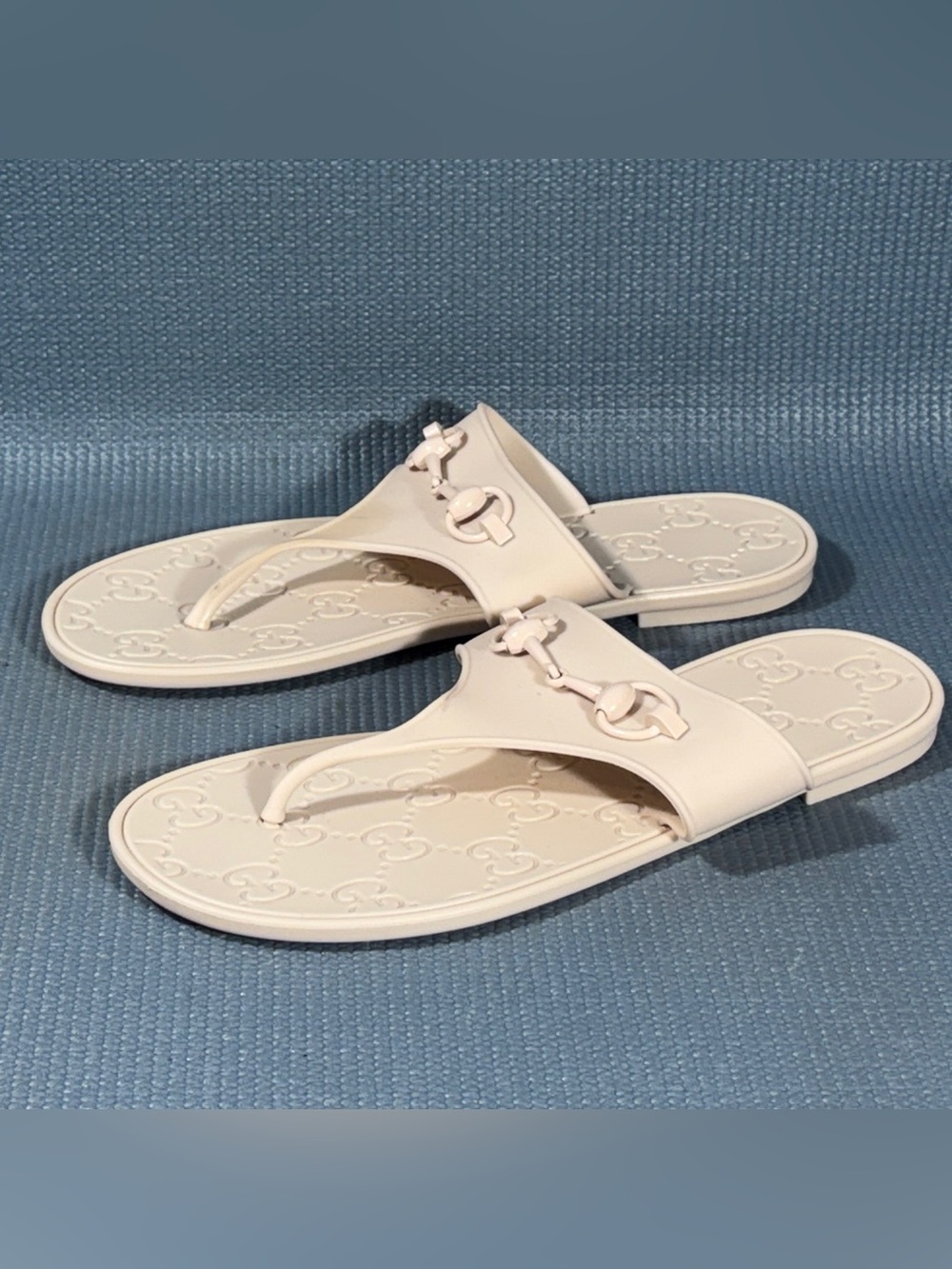 Gucci Minorca Horsebit Rubber Thong Sandals Cream Rubber Women’s Sz 8 US 39 EU